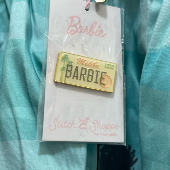 Barbie loungefly skirt size 1X - Picture 2 of 5